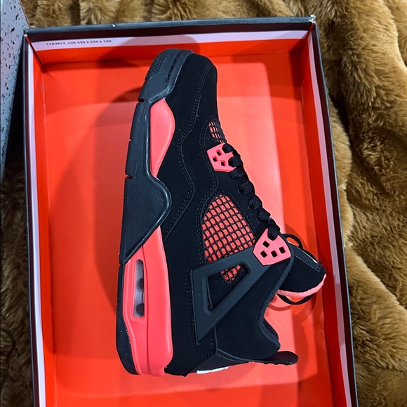 Air Jordan Retro Black Red Brand New 5.5 Men’s/7 Women’s main image 4